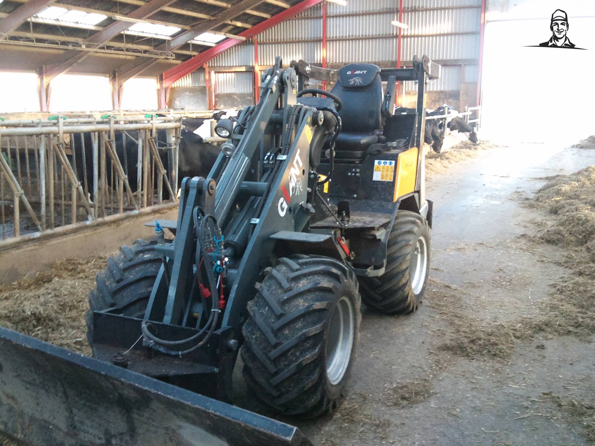 Giant minishovel van Wimbo