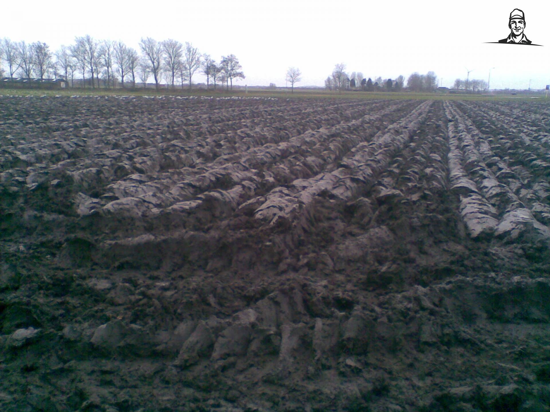 land geploegd door mijn vader van t6030power