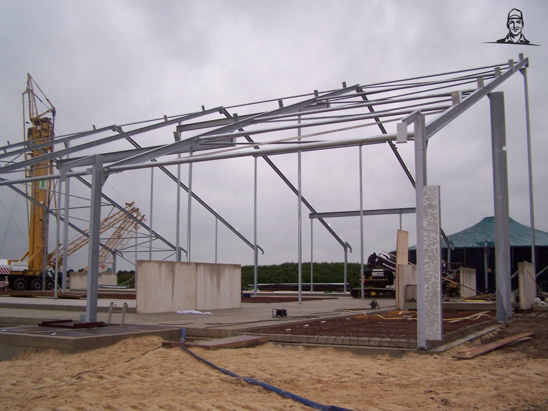 De spanten staan al bijna van tinus