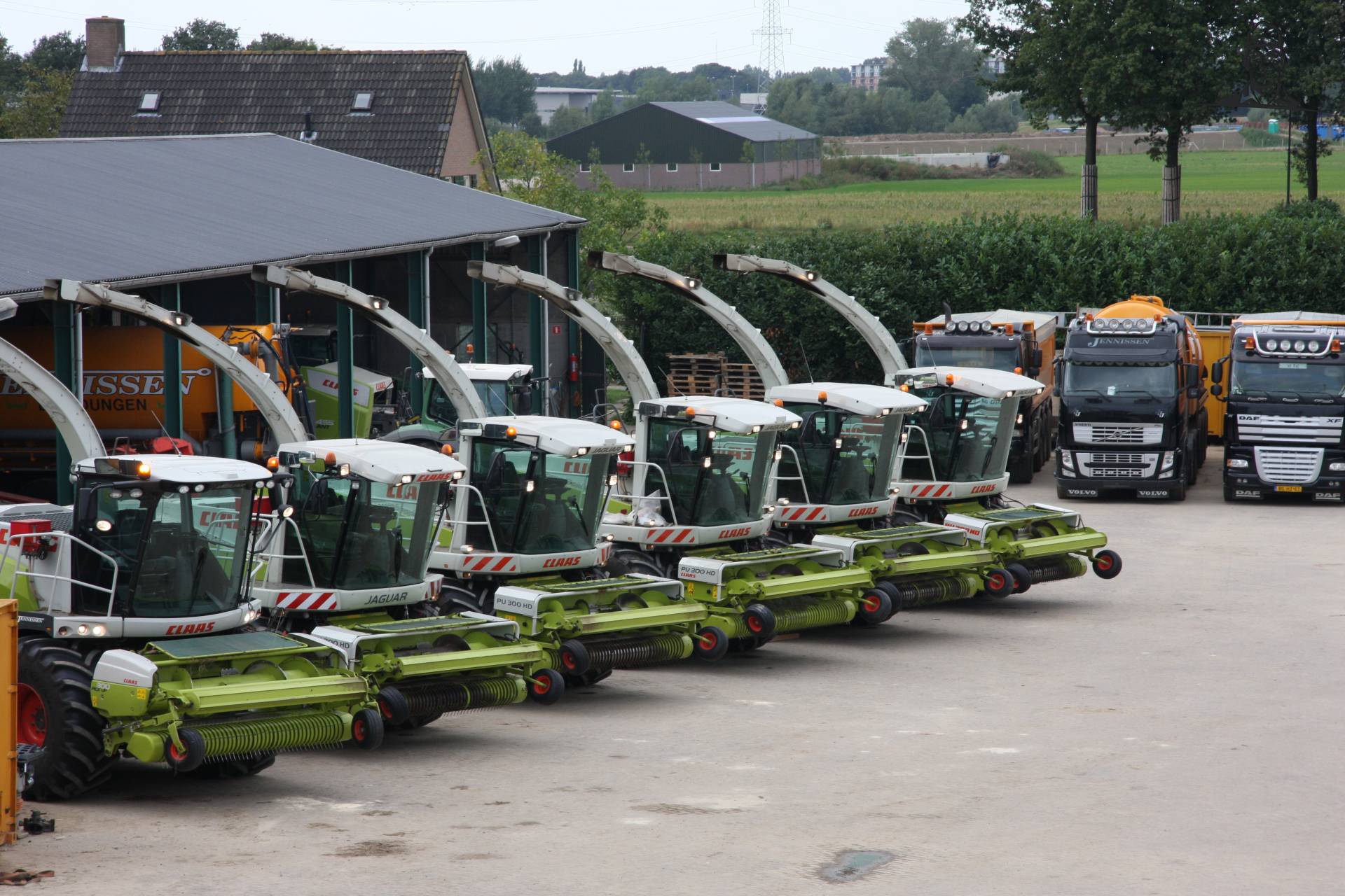 Claas Jaguar hakelaars van Loonbedrijf Jennissen. van Green