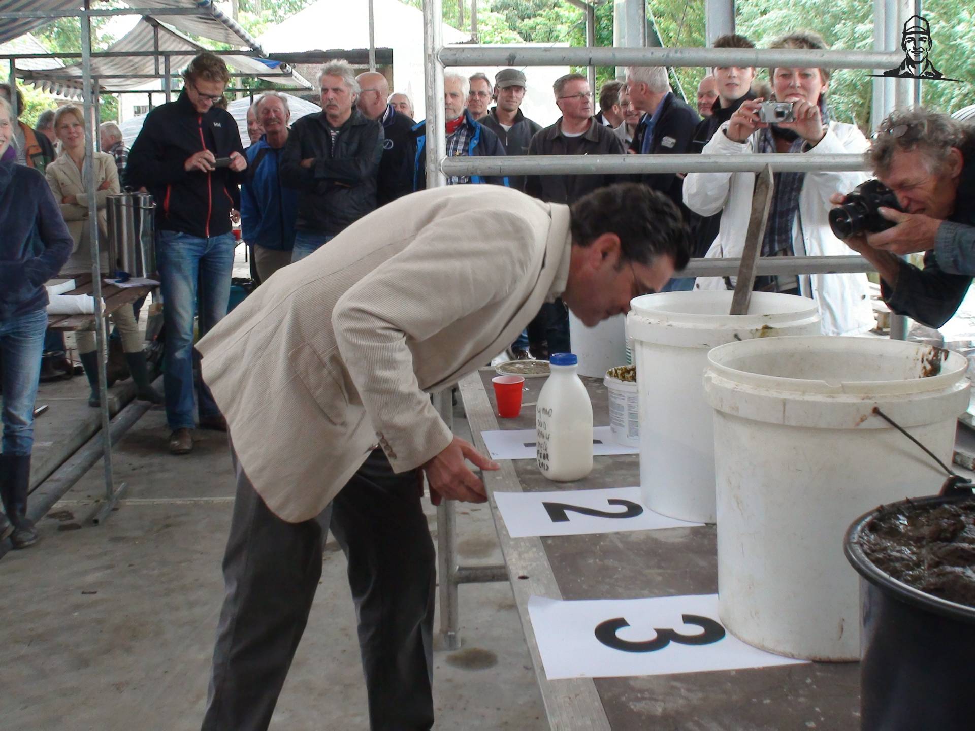 MEST RUIKERIJ bij kringloopboer Gijsbert van Grasbaal