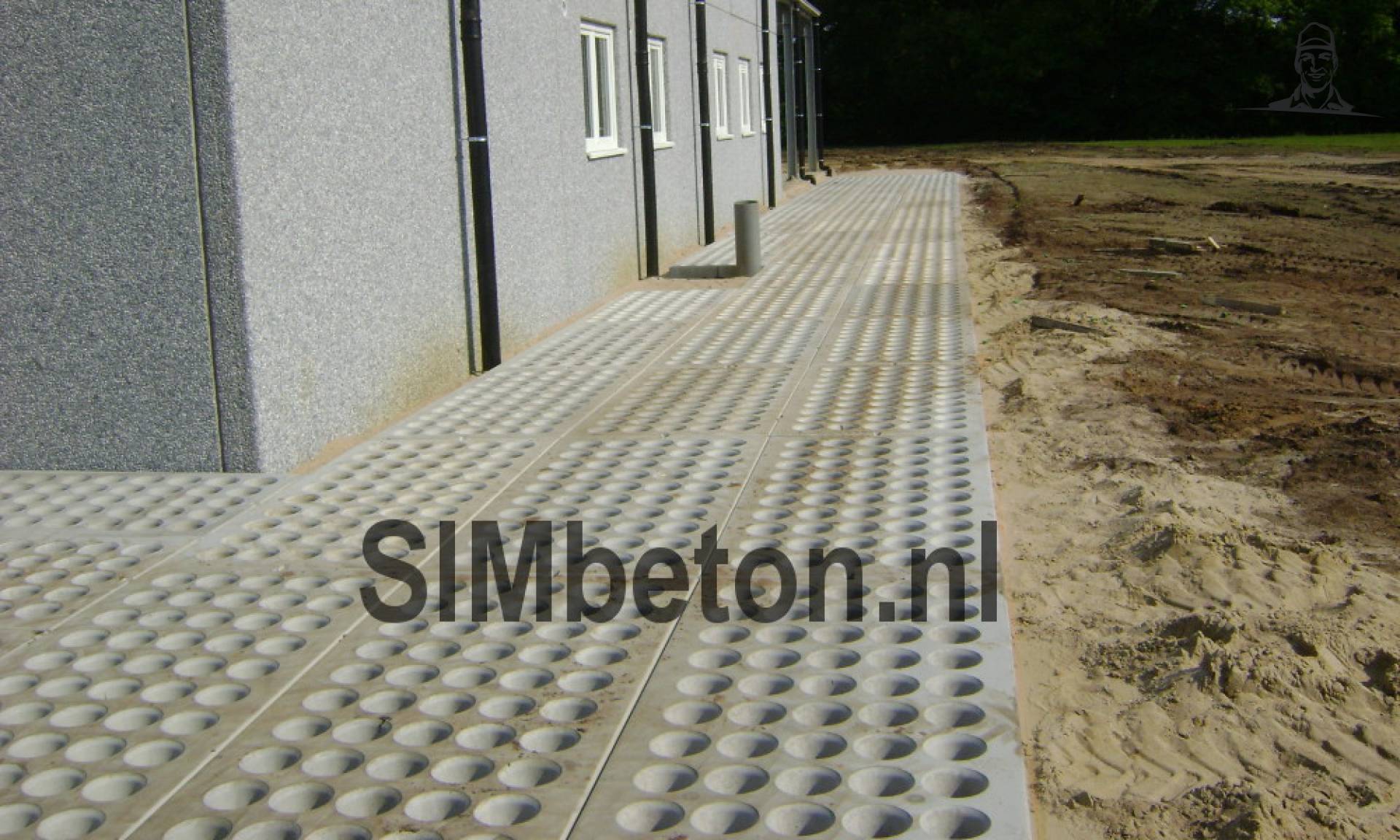 Realisatie erfverharding SIMgras van SIMbeton