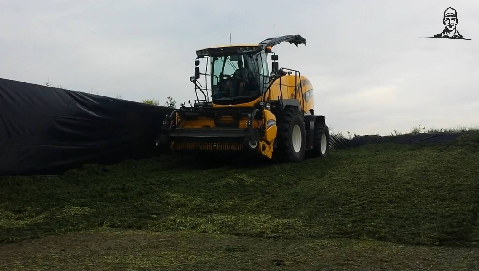 Hakselaar op de kuil van Grasbaal