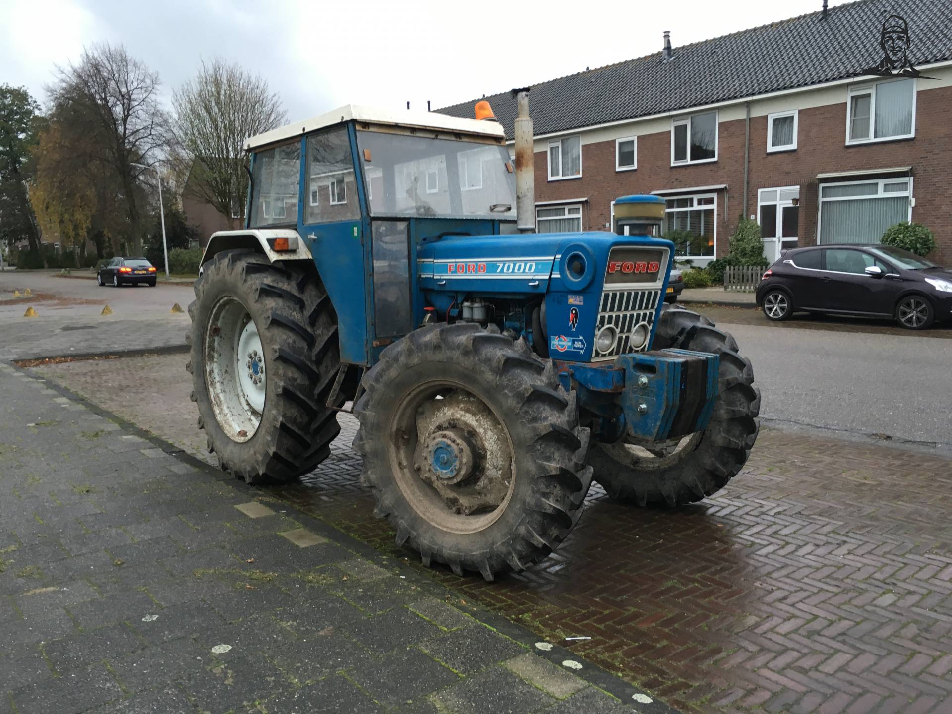 Ford 7000 van theovl