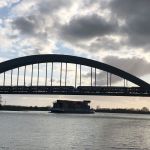 Brug, trein, boot bij Culemborg